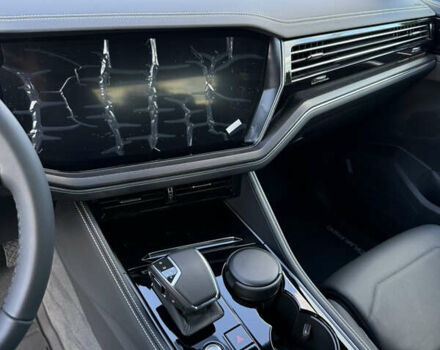 Чорний Фольксваген Туарег, об'ємом двигуна 2.97 л та пробігом 1 тис. км за 75000 $, фото 23 на Automoto.ua