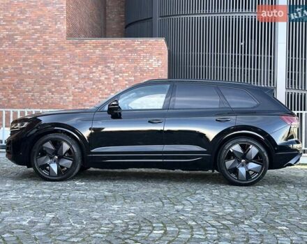 Черный Фольксваген Туарег, объемом двигателя 2.97 л и пробегом 4 тыс. км за 92900 $, фото 23 на Automoto.ua