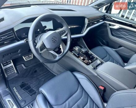 Черный Фольксваген Туарег, объемом двигателя 2.97 л и пробегом 4 тыс. км за 92900 $, фото 47 на Automoto.ua