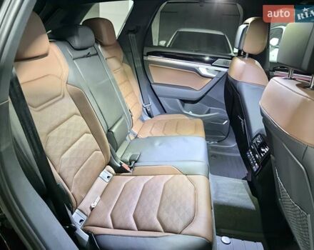 Черный Фольксваген Туарег, объемом двигателя 2.97 л и пробегом 2 тыс. км за 93000 $, фото 37 на Automoto.ua