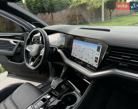 Черный Фольксваген Туарег, объемом двигателя 3 л и пробегом 4 тыс. км за 89950 $, фото 91 на Automoto.ua