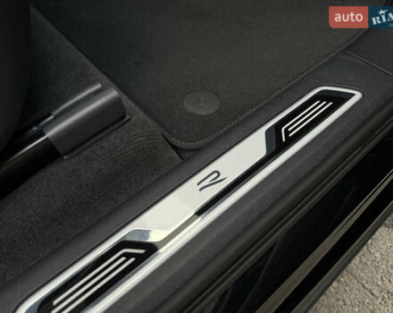 Черный Фольксваген Туарег, объемом двигателя 3 л и пробегом 4 тыс. км за 89950 $, фото 80 на Automoto.ua