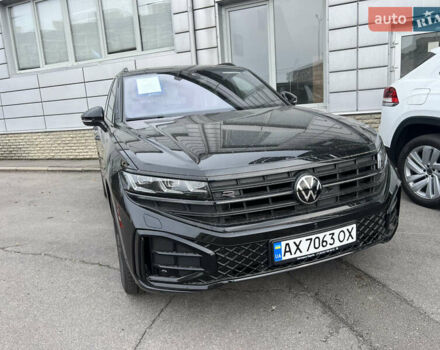 Черный Фольксваген Туарег, объемом двигателя 2.97 л и пробегом 1 тыс. км за 86000 $, фото 3 на Automoto.ua