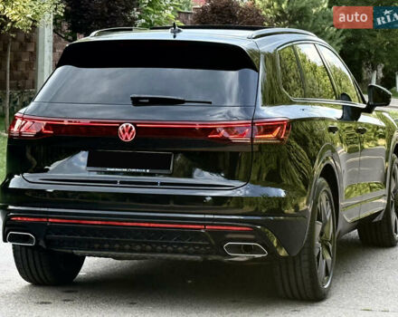 Черный Фольксваген Туарег, объемом двигателя 3 л и пробегом 4 тыс. км за 89950 $, фото 38 на Automoto.ua