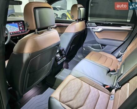 Черный Фольксваген Туарег, объемом двигателя 2.97 л и пробегом 2 тыс. км за 93000 $, фото 32 на Automoto.ua