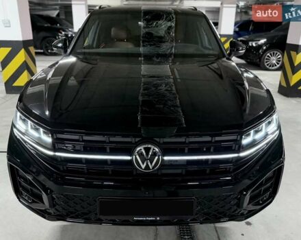Черный Фольксваген Туарег, объемом двигателя 2.97 л и пробегом 2 тыс. км за 93000 $, фото 22 на Automoto.ua