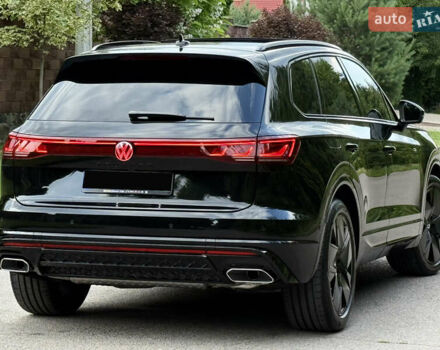 Черный Фольксваген Туарег, объемом двигателя 3 л и пробегом 4 тыс. км за 89950 $, фото 127 на Automoto.ua