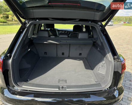 Чорний Фольксваген Туарег, об'ємом двигуна 2.97 л та пробігом 1 тис. км за 75000 $, фото 38 на Automoto.ua