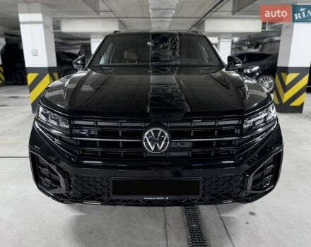 Черный Фольксваген Туарег, объемом двигателя 2.97 л и пробегом 2 тыс. км за 93000 $, фото 21 на Automoto.ua