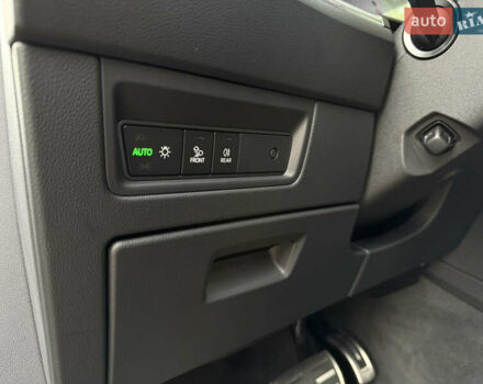 Черный Фольксваген Туарег, объемом двигателя 3 л и пробегом 4 тыс. км за 89950 $, фото 45 на Automoto.ua