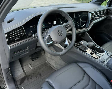 Чорний Фольксваген Туарег, об'ємом двигуна 2.97 л та пробігом 1 тис. км за 75000 $, фото 25 на Automoto.ua