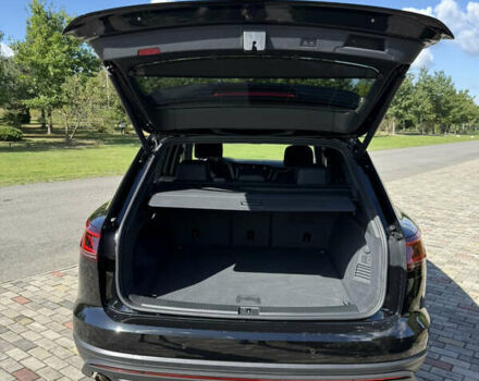 Чорний Фольксваген Туарег, об'ємом двигуна 2.97 л та пробігом 1 тис. км за 75000 $, фото 34 на Automoto.ua