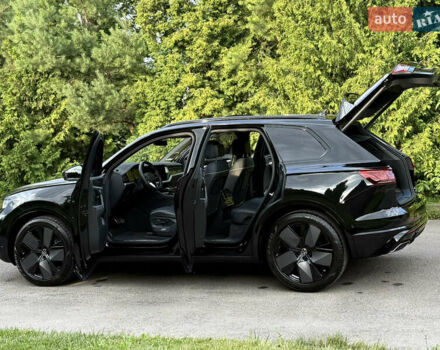 Черный Фольксваген Туарег, объемом двигателя 3 л и пробегом 4 тыс. км за 89950 $, фото 39 на Automoto.ua