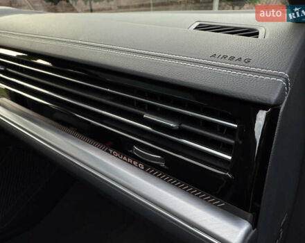 Черный Фольксваген Туарег, объемом двигателя 3 л и пробегом 4 тыс. км за 89950 $, фото 81 на Automoto.ua