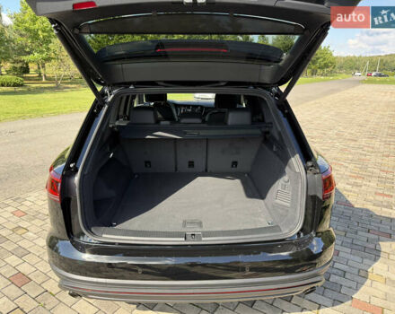 Чорний Фольксваген Туарег, об'ємом двигуна 2.97 л та пробігом 1 тис. км за 75000 $, фото 39 на Automoto.ua