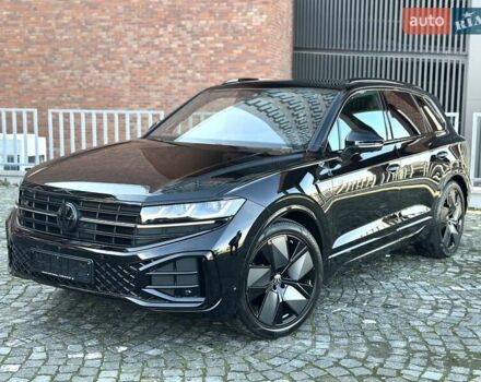 Черный Фольксваген Туарег, объемом двигателя 2.97 л и пробегом 4 тыс. км за 92900 $, фото 1 на Automoto.ua