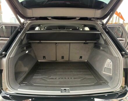 Чорний Фольксваген Туарег, об'ємом двигуна 3 л та пробігом 16 тис. км за 65999 $, фото 22 на Automoto.ua