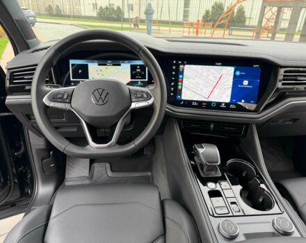 Чорний Фольксваген Туарег, об'ємом двигуна 3 л та пробігом 16 тис. км за 65999 $, фото 20 на Automoto.ua