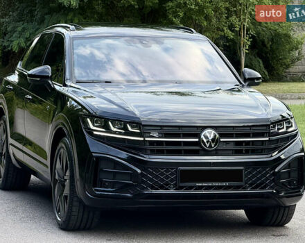 Черный Фольксваген Туарег, объемом двигателя 3 л и пробегом 4 тыс. км за 89950 $, фото 2 на Automoto.ua