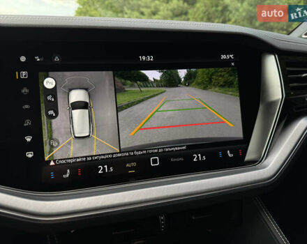 Черный Фольксваген Туарег, объемом двигателя 3 л и пробегом 4 тыс. км за 89950 $, фото 73 на Automoto.ua