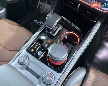 Черный Фольксваген Туарег, объемом двигателя 2.97 л и пробегом 2 тыс. км за 93000 $, фото 43 на Automoto.ua