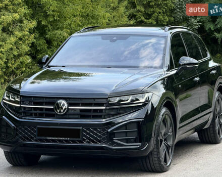 Черный Фольксваген Туарег, объемом двигателя 3 л и пробегом 4 тыс. км за 89950 $, фото 3 на Automoto.ua