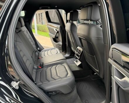 Чорний Фольксваген Туарег, об'ємом двигуна 3 л та пробігом 16 тис. км за 65999 $, фото 17 на Automoto.ua