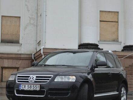Фольксваген Туарег 2003 у Краматорске на Automoto.ua Чорний Фольксваген Туарег, об'ємом двигуна 5 л та пробігом 318 тис. км за 7000 $, фото 1 на Automoto.ua