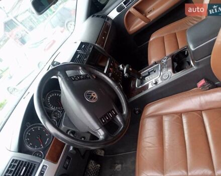 Черный Фольксваген Туарег, объемом двигателя 3.19 л и пробегом 236 тыс. км за 10000 $, фото 1 на Automoto.ua