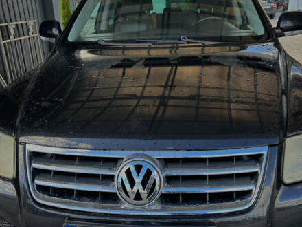 Фольксваген Туарег 2004 в Хусте на Automoto.ua Черный Фольксваген Туарег, объемом двигателя 2.46 л и пробегом 400 тыс. км за 7000 $, фото 1 на Automoto.ua