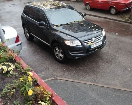 Черный Фольксваген Туарег, объемом двигателя 4.9 л и пробегом 300 тыс. км за 7300 $, фото 1 на Automoto.ua