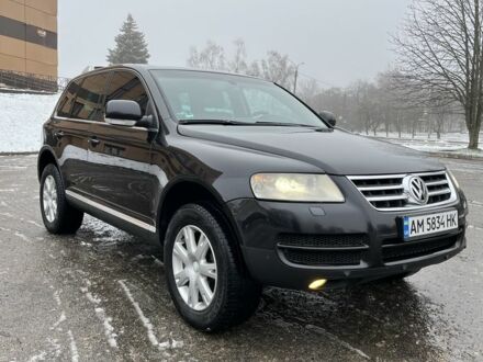 Чорний Фольксваген Туарег, об'ємом двигуна 2.5 л та пробігом 335 тис. км за 7500 $, фото 1 на Automoto.ua