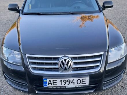 Черный Фольксваген Туарег, объемом двигателя 2.5 л и пробегом 281 тыс. км за 7000 $, фото 1 на Automoto.ua