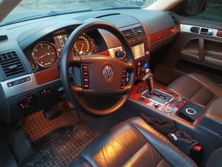 Чорний Фольксваген Туарег, об'ємом двигуна 3 л та пробігом 270 тис. км за 9000 $, фото 1 на Automoto.ua