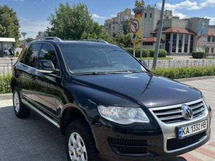 Черный Фольксваген Туарег, объемом двигателя 3.2 л и пробегом 223 тыс. км за 7599 $, фото 1 на Automoto.ua