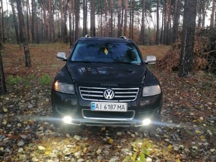 Черный Фольксваген Туарег, объемом двигателя 2.5 л и пробегом 335 тыс. км за 10000 $, фото 1 на Automoto.ua