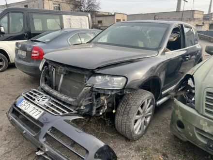 Черный Фольксваген Туарег, объемом двигателя 3 л и пробегом 127 тыс. км за 1599 $, фото 1 на Automoto.ua