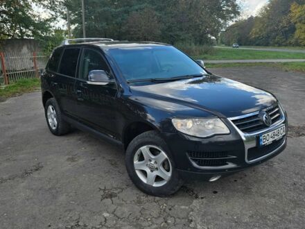 Черный Фольксваген Туарег, объемом двигателя 2.5 л и пробегом 352 тыс. км за 7500 $, фото 1 на Automoto.ua
