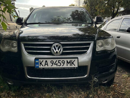 Черный Фольксваген Туарег, объемом двигателя 2.52 л и пробегом 237 тыс. км за 6500 $, фото 1 на Automoto.ua