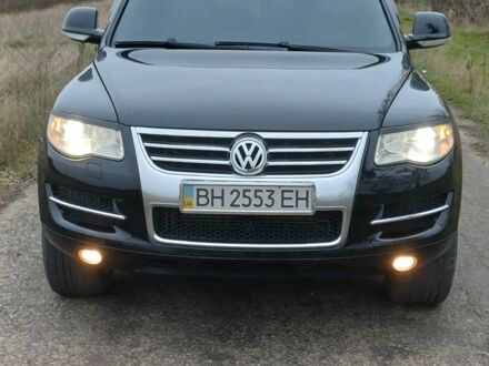 Чорний Фольксваген Туарег, об'ємом двигуна 3 л та пробігом 146 тис. км за 13000 $, фото 1 на Automoto.ua