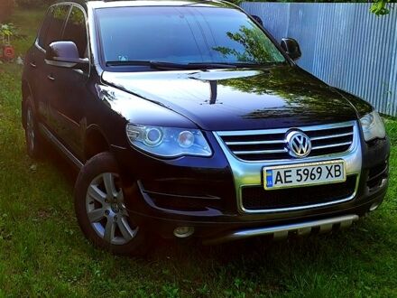 Чорний Фольксваген Туарег, об'ємом двигуна 3 л та пробігом 345 тис. км за 10500 $, фото 1 на Automoto.ua