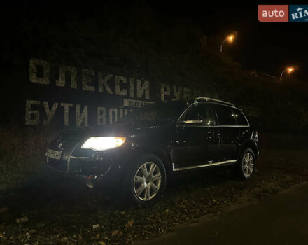Черный Фольксваген Туарег, объемом двигателя 3 л и пробегом 351 тыс. км за 13500 $, фото 1 на Automoto.ua