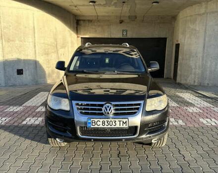 Черный Фольксваген Туарег, объемом двигателя 3 л и пробегом 380 тыс. км за 10500 $, фото 1 на Automoto.ua