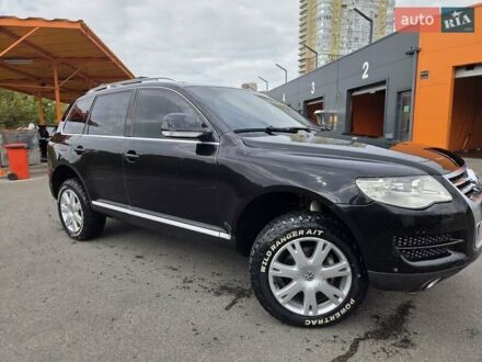 Черный Фольксваген Туарег, объемом двигателя 2.5 л и пробегом 221 тыс. км за 11000 $, фото 1 на Automoto.ua