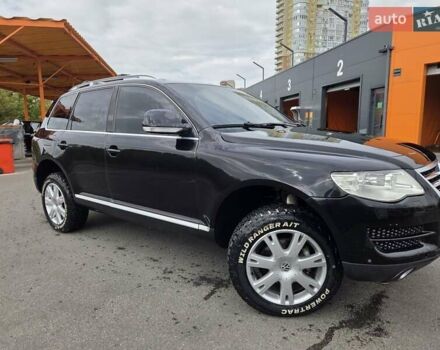 Чорний Фольксваген Туарег, об'ємом двигуна 2.5 л та пробігом 221 тис. км за 11000 $, фото 1 на Automoto.ua