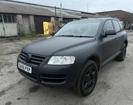 Черный Фольксваген Туарег, объемом двигателя 3 л и пробегом 277 тыс. км за 4300 $, фото 1 на Automoto.ua