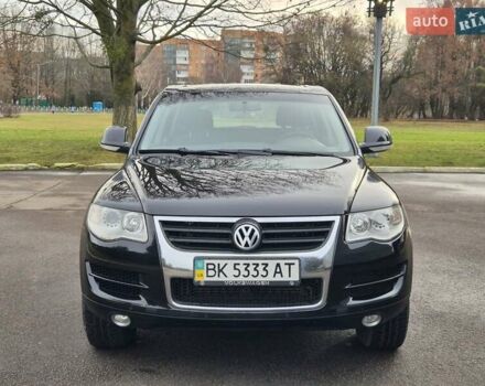 Чорний Фольксваген Туарег, об'ємом двигуна 2.5 л та пробігом 268 тис. км за 8850 $, фото 1 на Automoto.ua