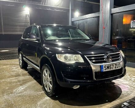 Черный Фольксваген Туарег, объемом двигателя 3 л и пробегом 340 тыс. км за 4500 $, фото 1 на Automoto.ua
