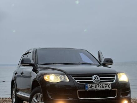 Черный Фольксваген Туарег, объемом двигателя 3 л и пробегом 335 тыс. км за 7500 $, фото 1 на Automoto.ua