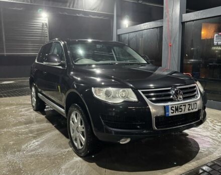 Черный Фольксваген Туарег, объемом двигателя 3 л и пробегом 340 тыс. км за 4500 $, фото 1 на Automoto.ua